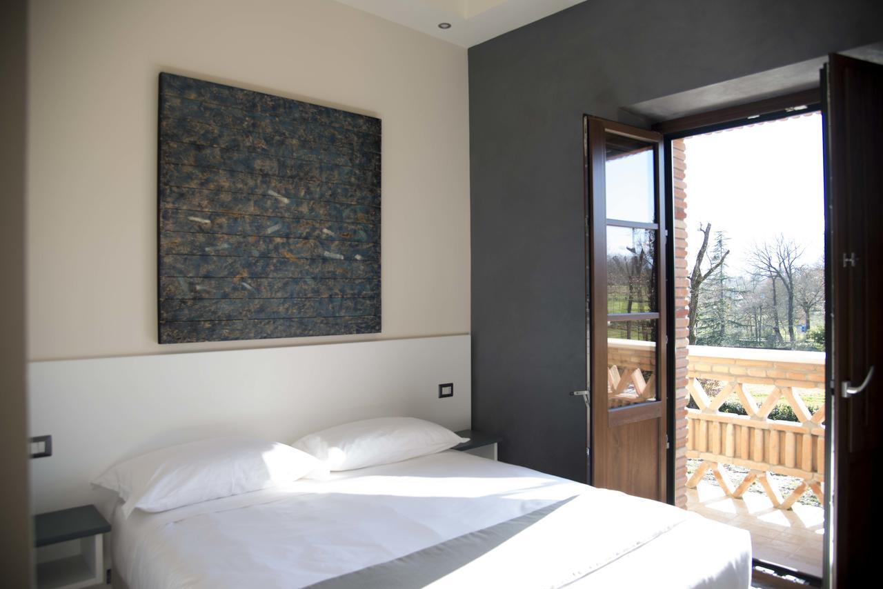 La Tenuta Di Trimalcione Pofi Exterior foto
